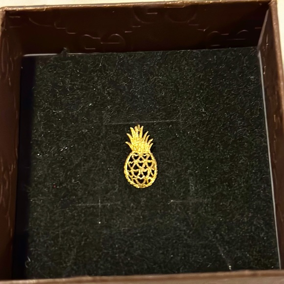 1 Day BIG SALE! 10K Pineapple Pendant - Picture 3 of 4